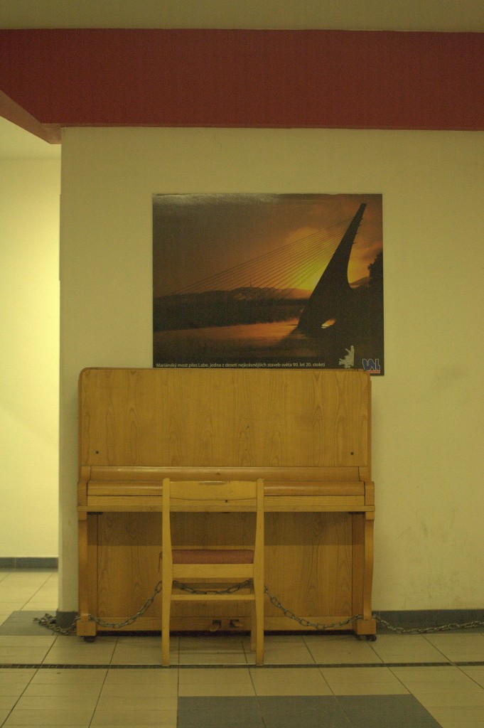 Schade, der Klavierspieler war schon gegangen , 12.09.2014  19.34 Uhr, Personentunnel
Usti nad Labem.