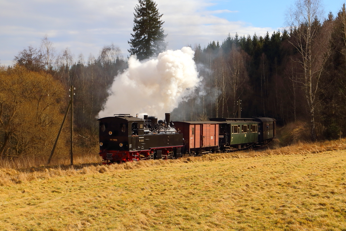 Scheinanfahrt von 99 5901 mit IG HSB-Sonder-PmG am Nachmittag des 26.02.2017 zwischen Mägdesprung und Sternhaus-Ramberg. (Bild 4)