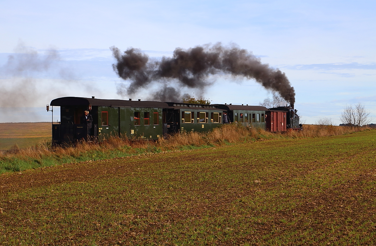 Scheinanfahrt von 99 6101 mit IG-HSB-Sonderzug am 18.10.2014, kurz hinter Hasselfelde. (Bild 3)