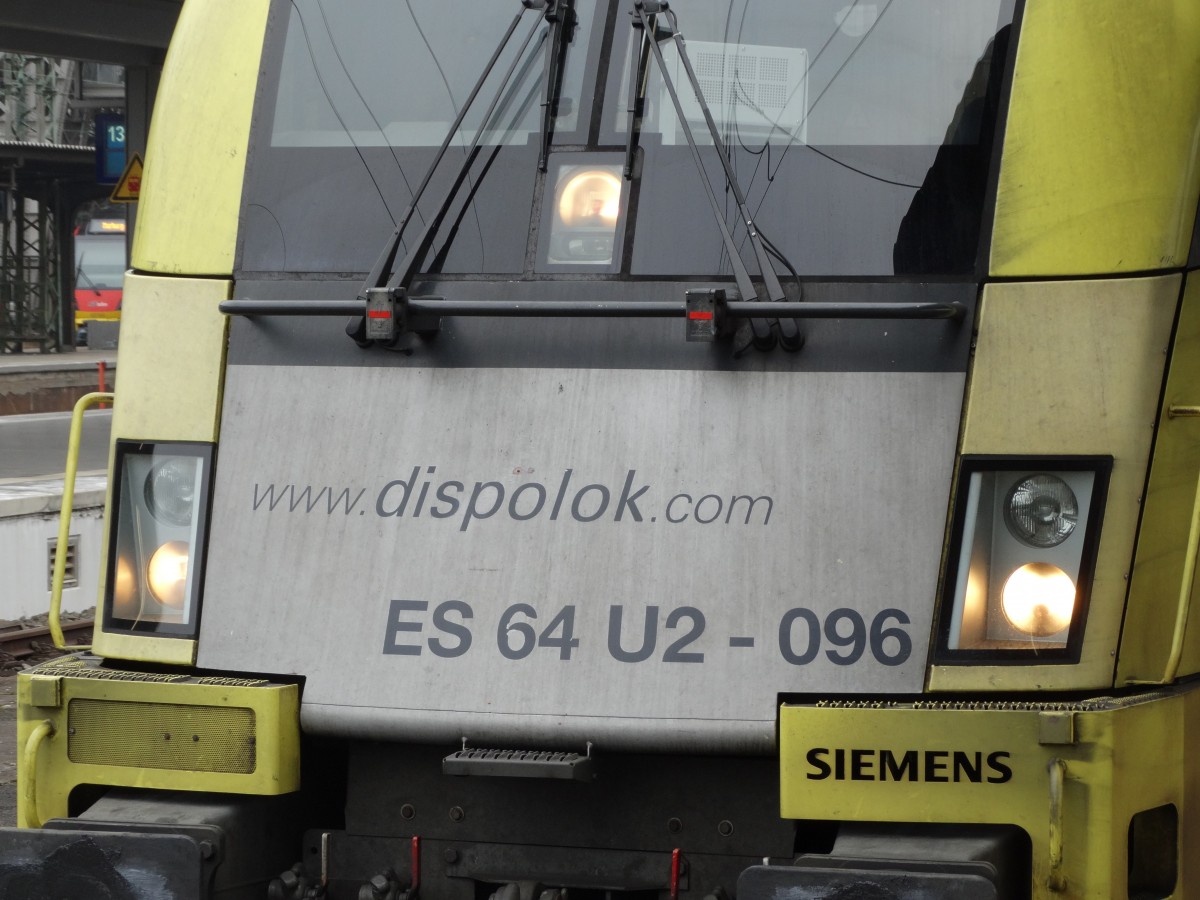 Scheinwerfer von Siemens Dispolok ES 64 U2-096 in Frankfurt am Main Hbf am 16.02.15