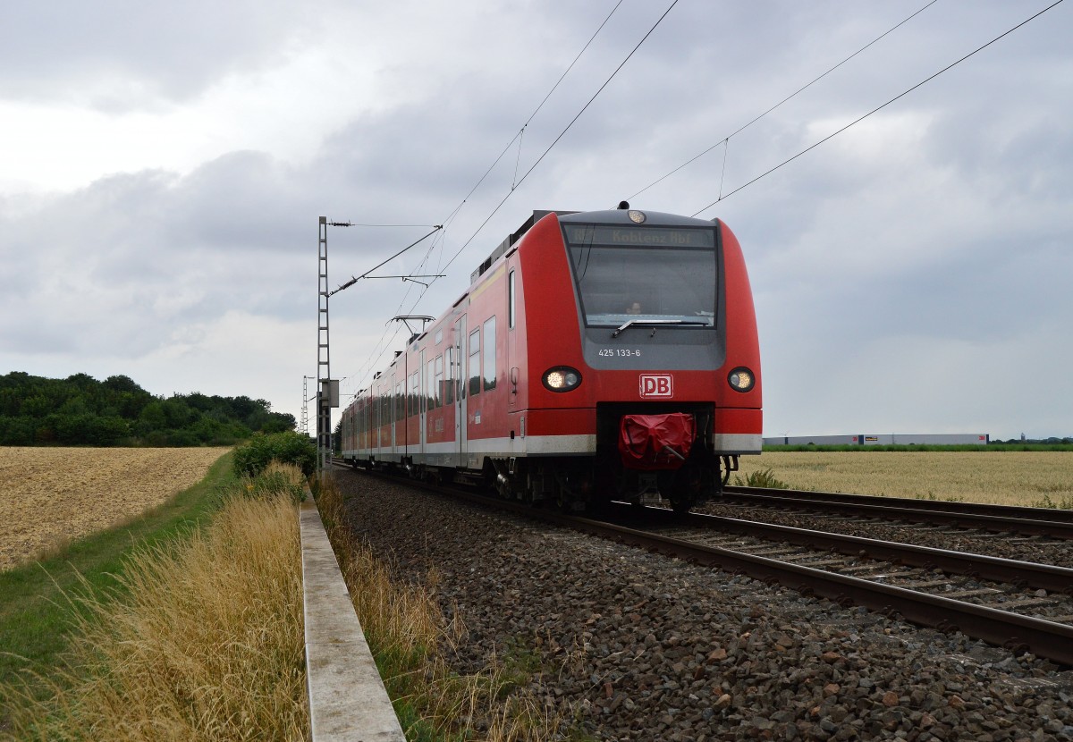 Scherzkeks auf der RB27 unterwegs!Im Zielanzeiger des Zuges stand RE1 Koblenz angezeigt. Ich kann ja verstehen das die Moselstrecke viel schöner ist als die Rhein-Erftbahn.....aber einfach die armen Passagiere verwirren....lach. 15.7.2015