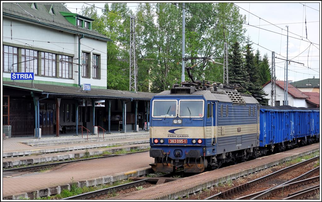 Schiebelok 363 095-1 in Štrba. (05.06.2014)