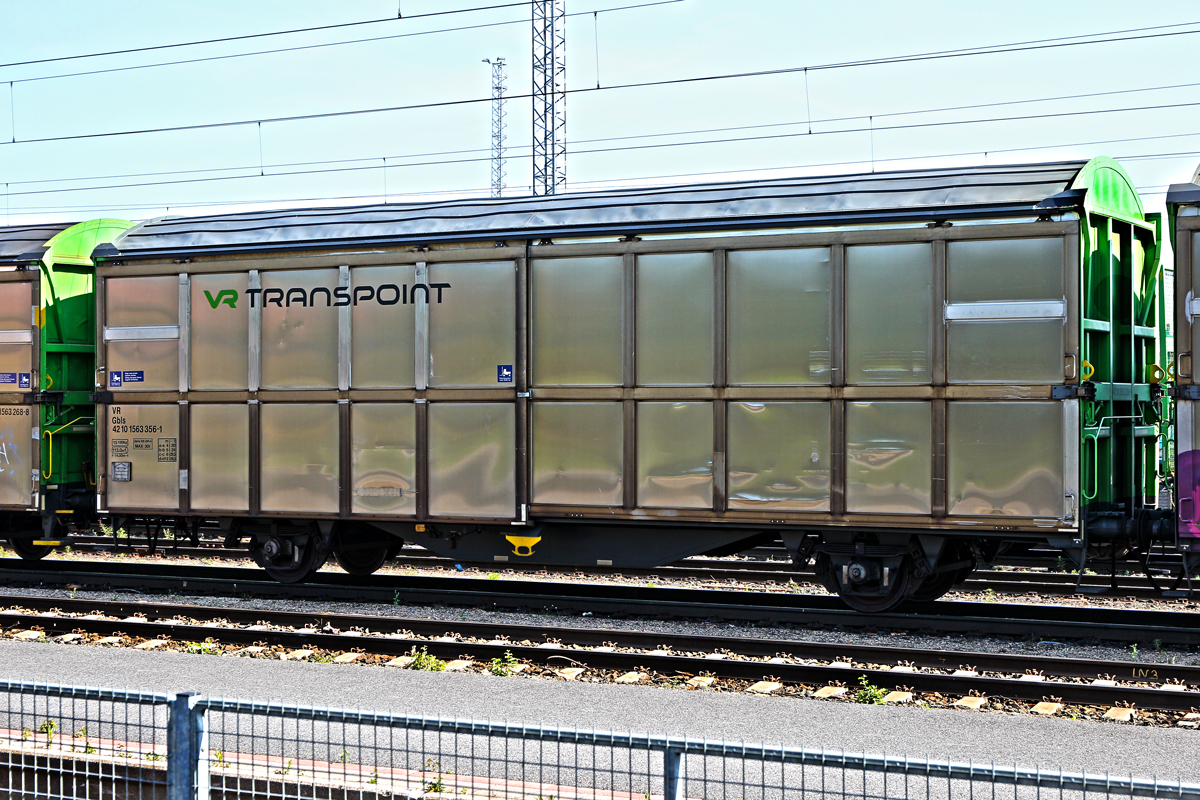 Schiebewandwagen der VR Transpoint,Typ Gbls am Bahnhof Kemi den 22.7.2014