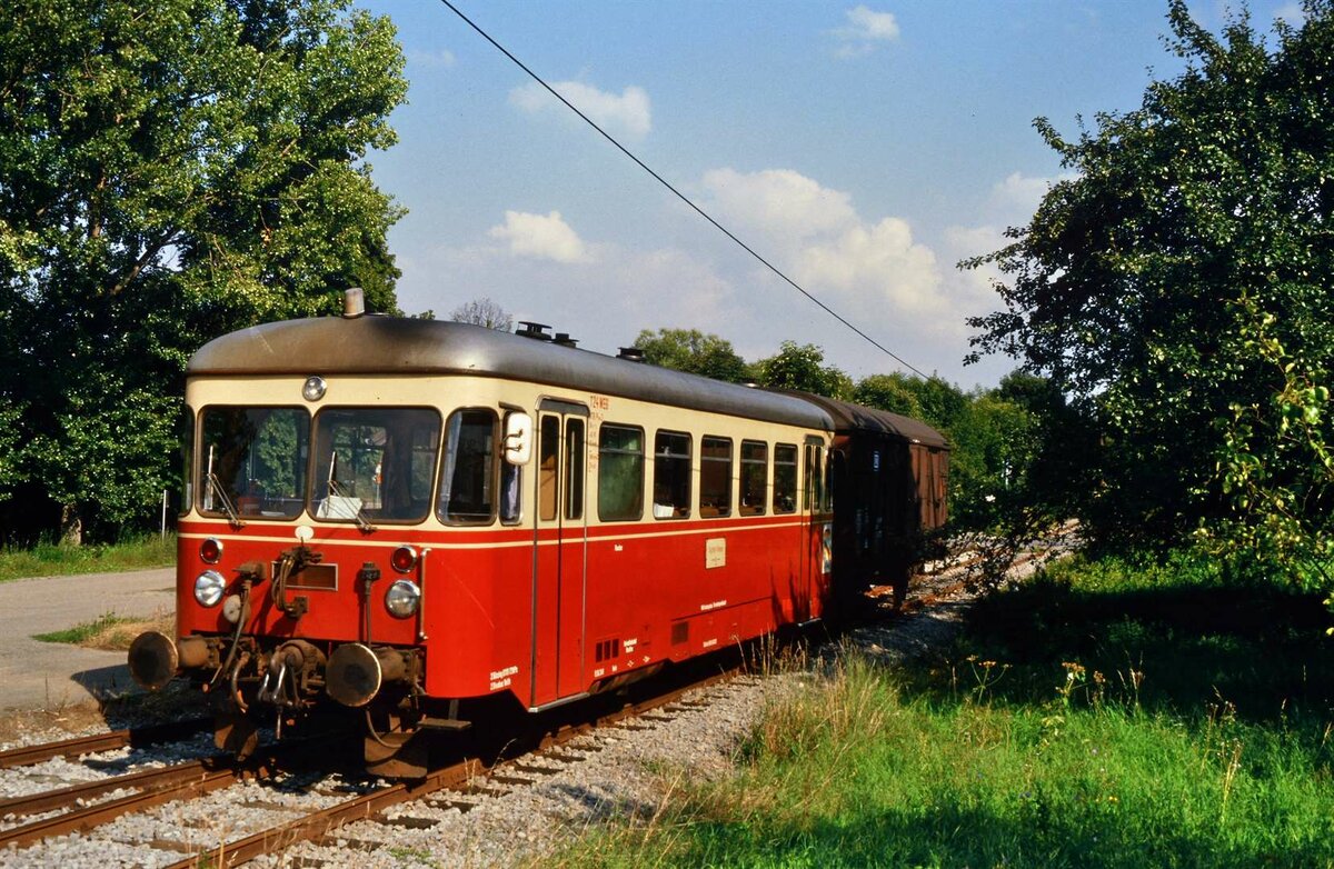 Schienenbus T 24 der Unteren Kochertalbahn, 27.08.1985.