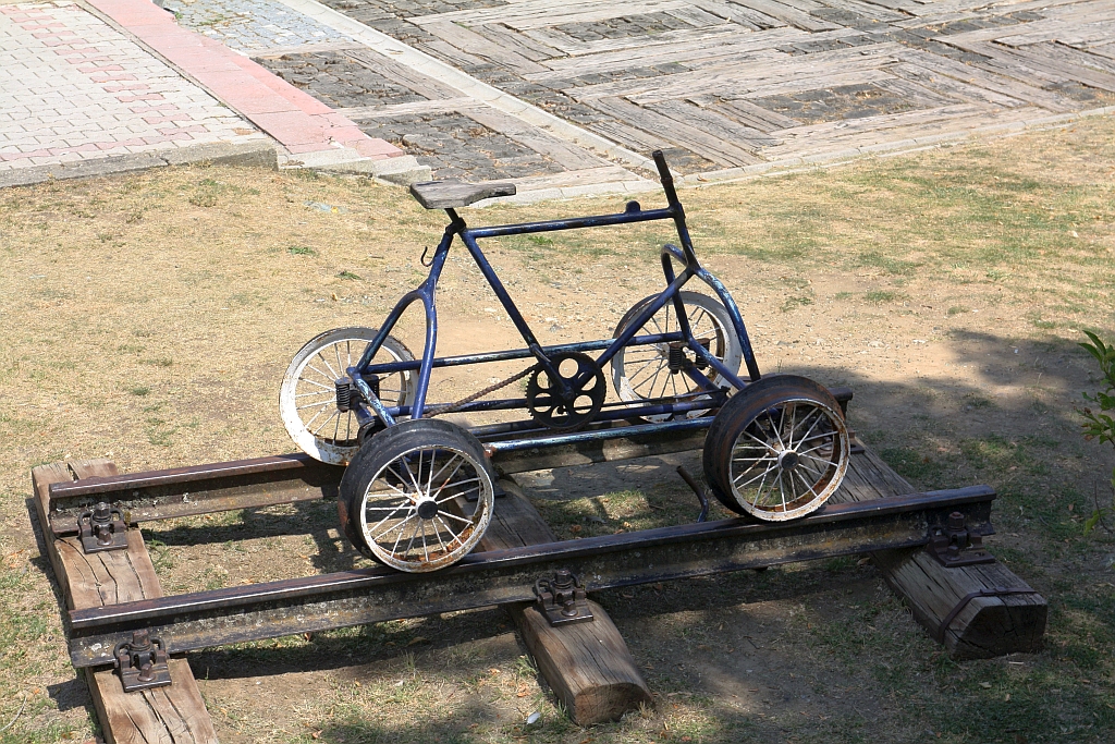 Schienenfahrrad in der Stanica Sargan-Vitasi am 12.August 2026.