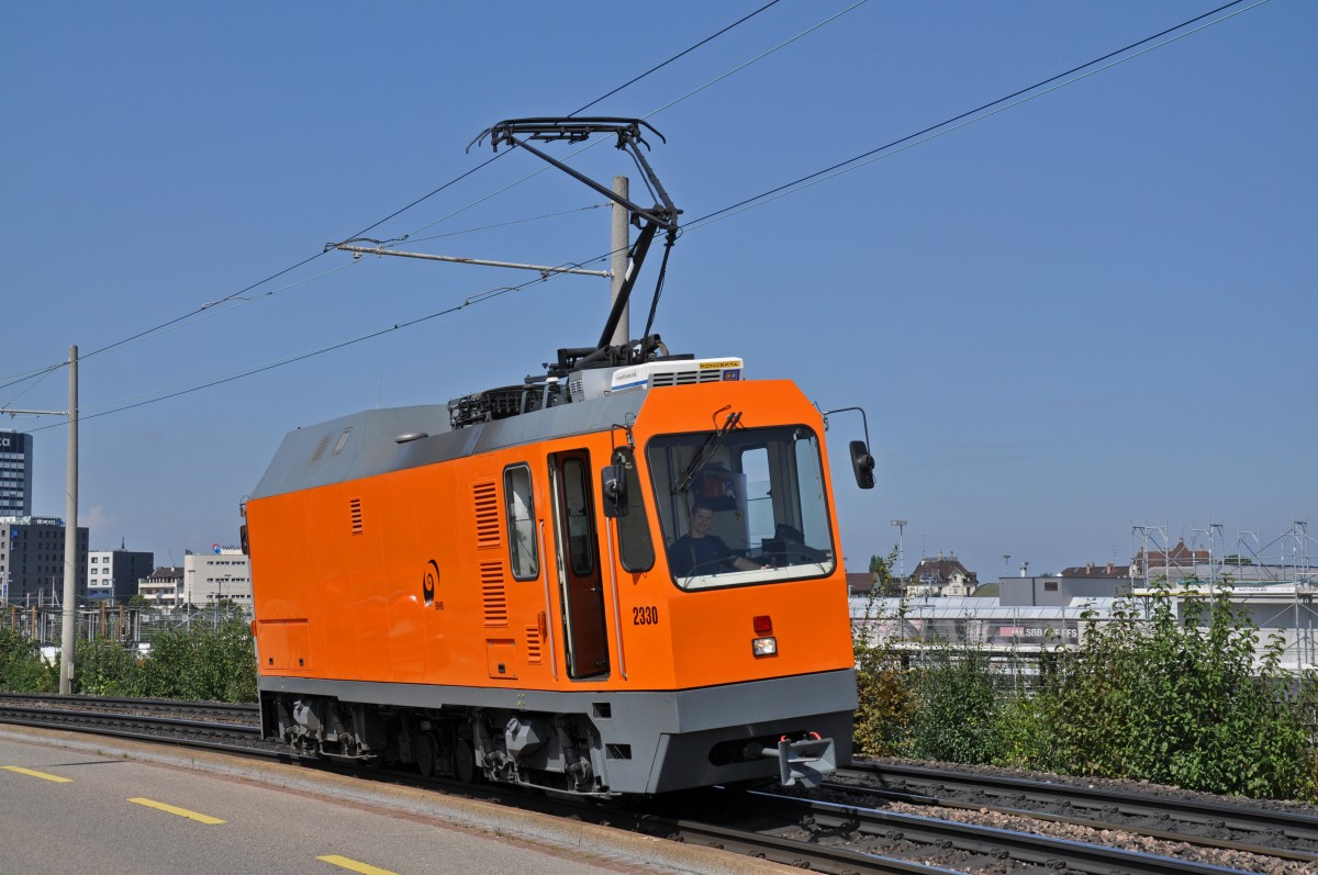 Schienenreiniguns-Tram mit der Betriebsnummer 2330 fährt Richtung Depot Dreispitz. Die Aufnahme stammt vom 08.09.2014.