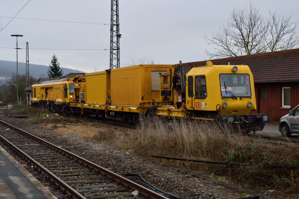 Schienenschleifzug 3722-001 in Neckarelz am 18.1.2014