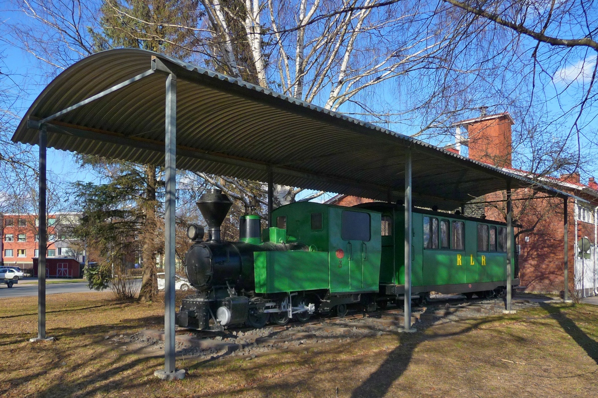 Schmalspur-Dampflok 3, eine 0-6-2T der RLR (Riihimki–Loppi-Bahn), gebaut von Tampella als #188 im Jahr 1912. Aufgestellt in Riihimki, 2.5.13 