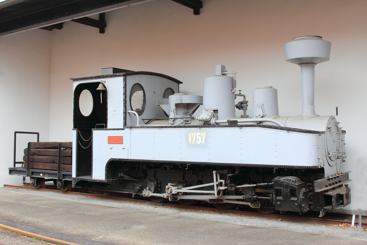 Schmalspur-Lokomotive 1757 (ex Heeresfeldbahn) im Deutschen Dampflokmuseum (DDM) in Neuenmarkt/ Wirsberg am 12.11.2015.