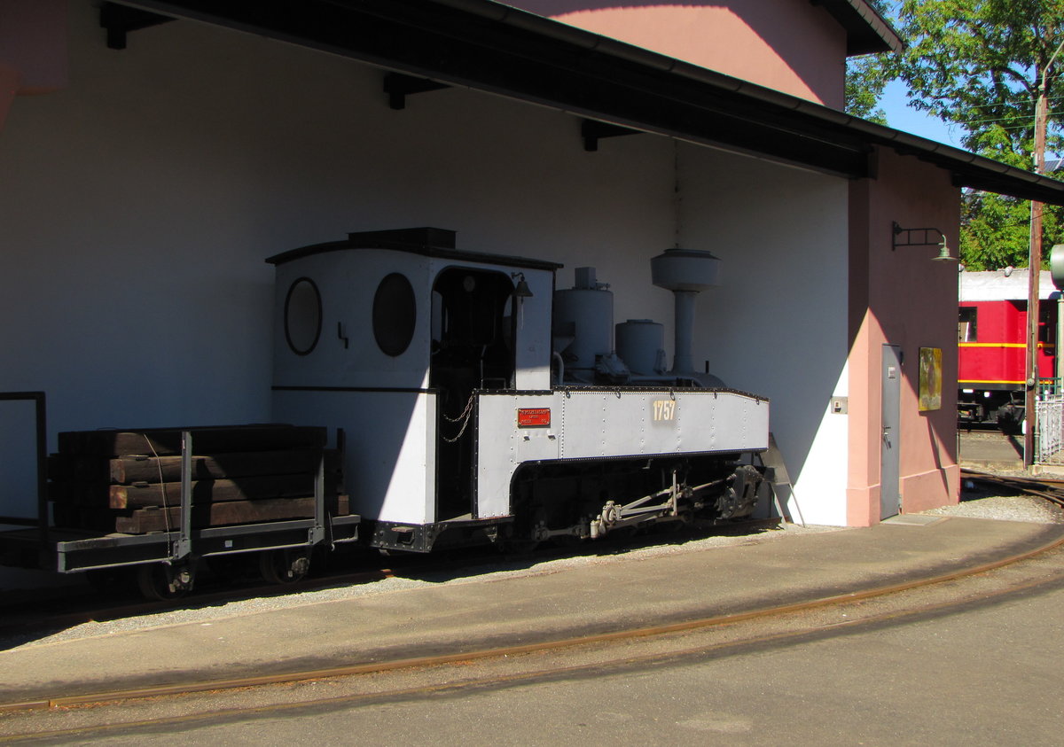 Schmalspurlokdampflok 1757 (Henschel 15556) der ehem. Heeresfeldbahn, am 31.08.2016 im Deutschen Dampflokomotiv Museum in Neuenmarkt-Wirsberg. 