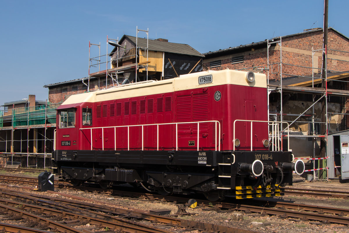 Schön ist sie geworden, die ehemalige V 75 018 (DR 107 018-4). Ausgestellt zum Eisenbahnfest am 19. August 2018 im SEM Chemnitz. 