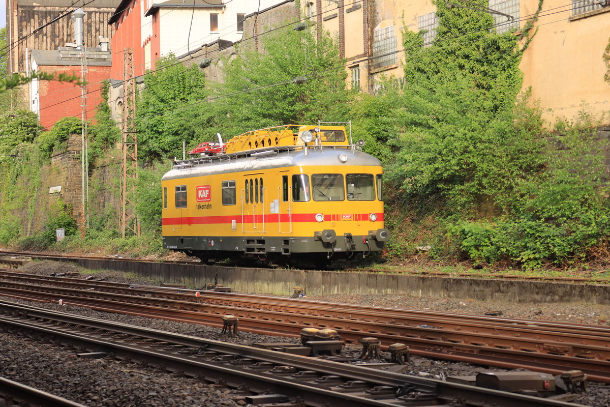 schöner alter Oberleitungswagen der Firma Falkenhahn, abgestellt am 01.05.2020 in Wuppertal Oberbarmen