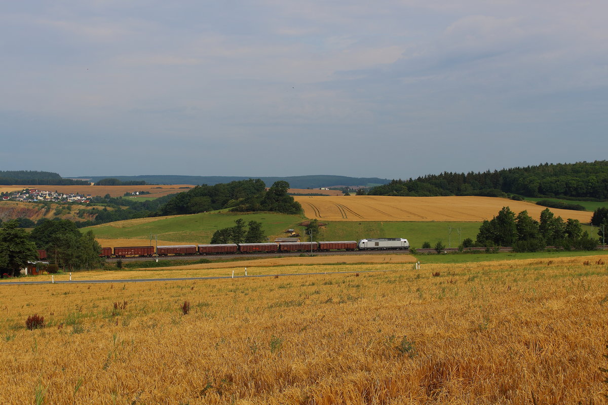 Schrottzug nach Könitz mit der 76 111 auf Umleitungsstrecke über Reichenbach, Werda Ronneburg. Aufgenommen am 22.07.2017 in Ruppertsgrün/Pöhl