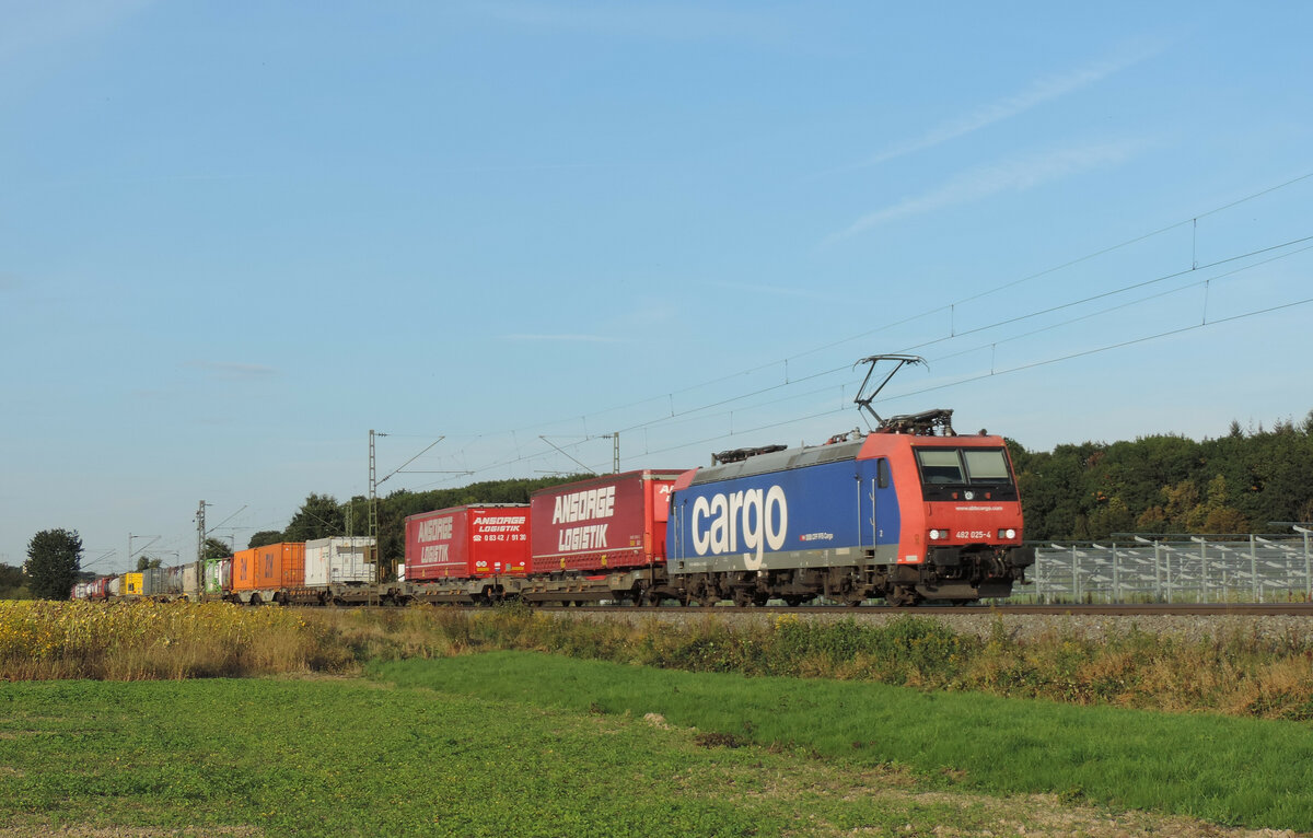 Schutterwald - 01/10/2021 : SBB Re 482 025 mit einem KLV in Richtung Süden.