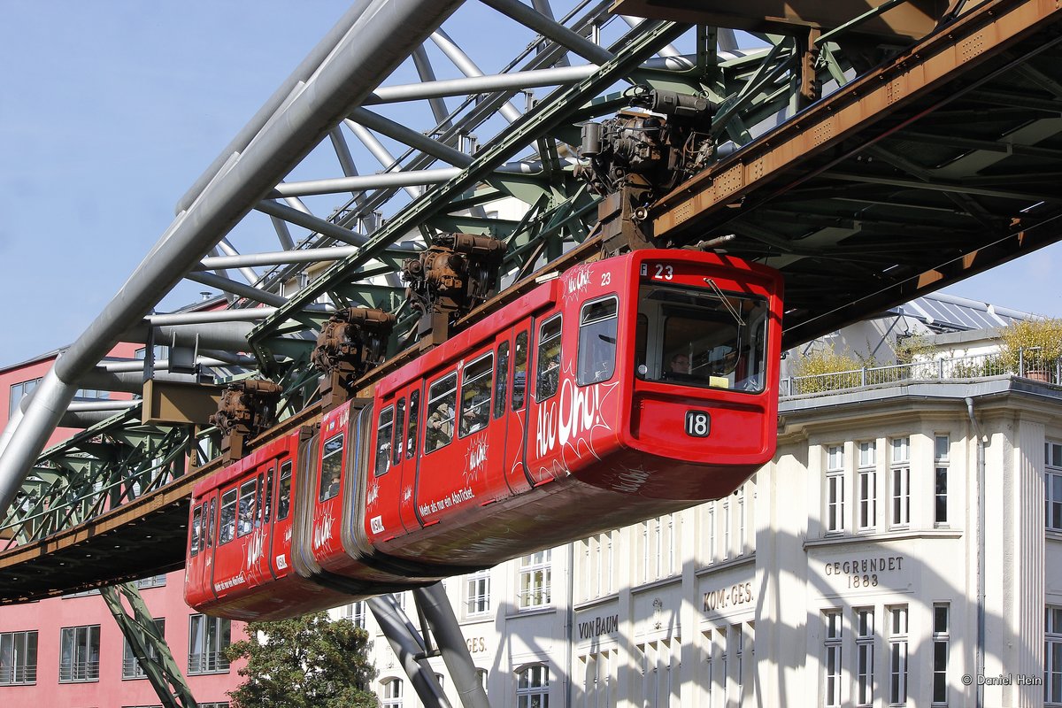 Schwebebahn Gtw 72/23  Abo Oho  in Wuppertal, September 2016.