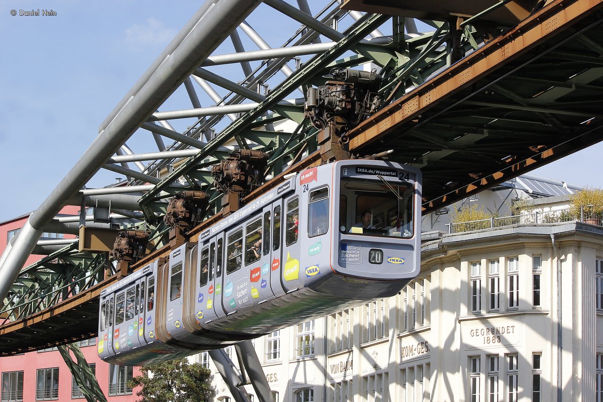 Schwebebahn  IKEA  Gtw 72/24 in Wuppertal, September 2016.
