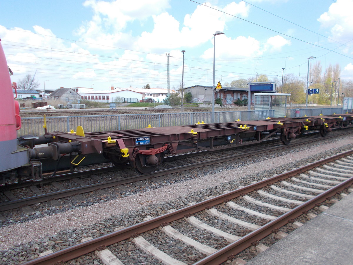 Schwedischer Laags eingereiht in der Überführung von 140 649 von Mukran,am 03.Mai 2016,beim Zwischenhalt in Bergen/Rügen.