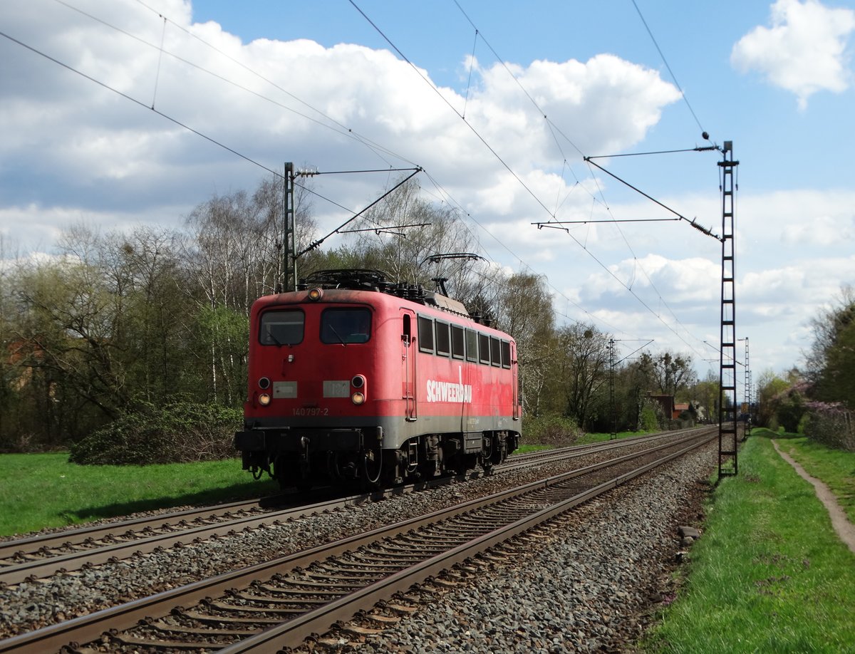 SchweerBau 140 797-2 am 08.04.16 bei Hanau West 
