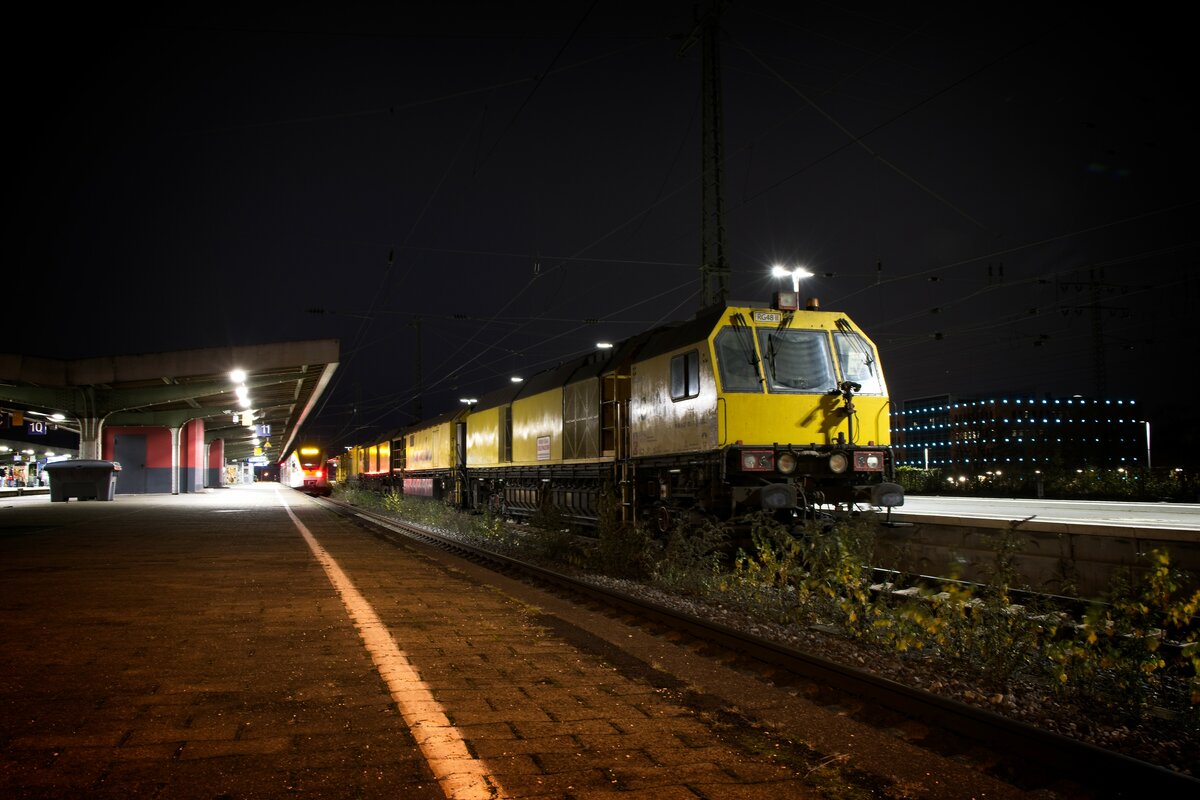 Schweerbau-Schienenschleifzug mit RG 48 I & II abgestellt im Hammer Hauptbahnhof (26.11.2021)