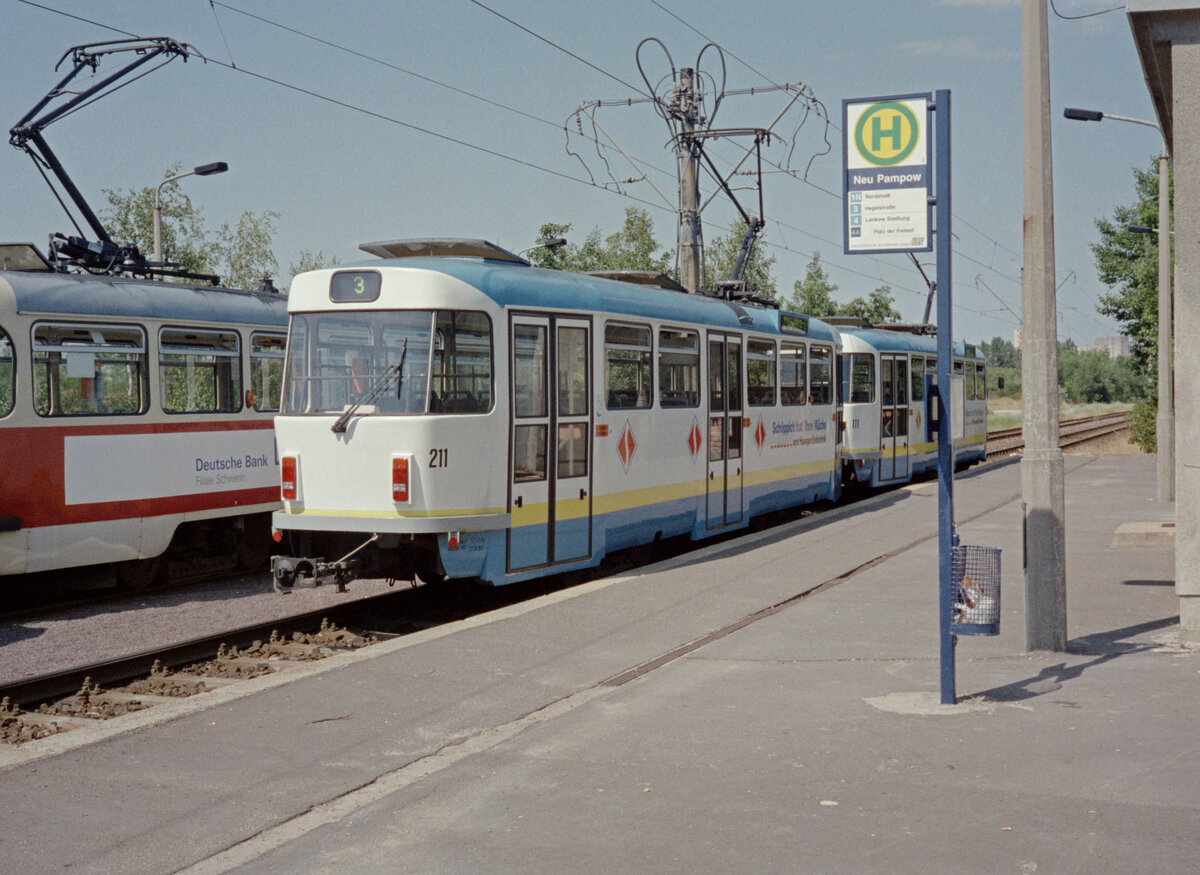 Schwerin NVS SL 3 (Tatra T3DC2 211 + TDC1 111) Neu Pampow am 12. Juli 1994. - Scan eines Farbnegativs. Film: Scotch. Kamera: Minolta XG-1. 