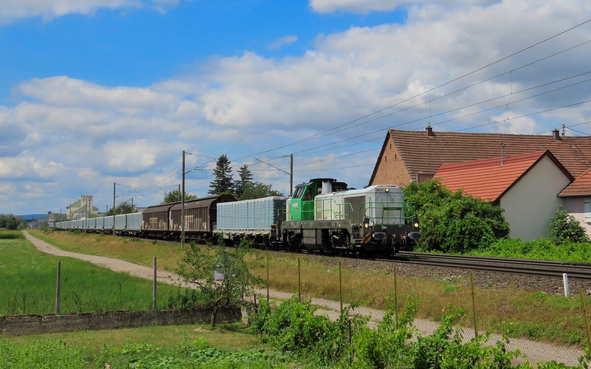 Schwindratzheim - 17. Juli 2025 : die Europortlok 4185 023 zieht den täglichen Leerflaschenzug von Neufchâteau nach Obernai.
