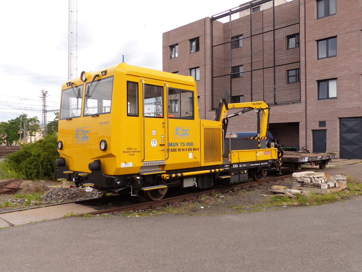 SDC MUV 75 008 (CZ-SZDC 99 54 9 628 864-9) am 08.06.2019 in Praha hl.n.