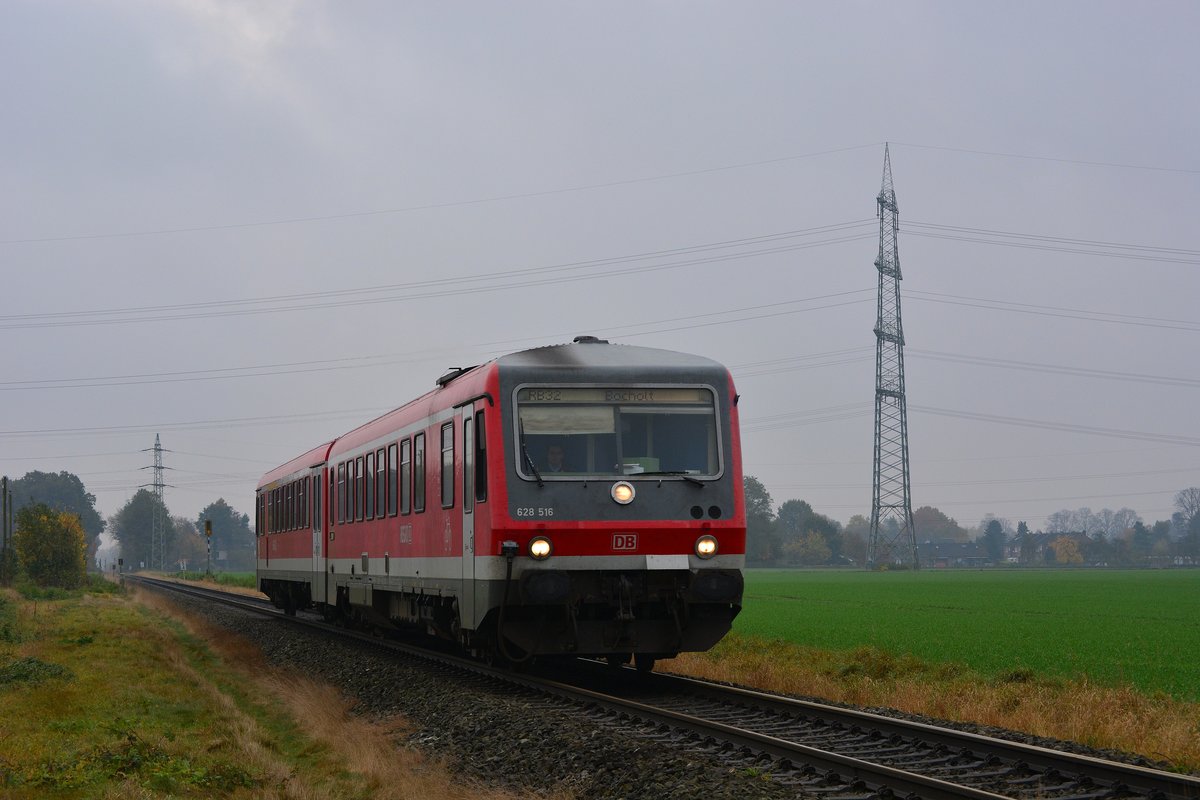 Seine Tage sind gezählt. Ab Dezember fährt hier Abellio mit LINT. Hier fährt 628 516 als RB32 von Wesel kommend nach Bocholt.

Blumenkamp 05.11.2016