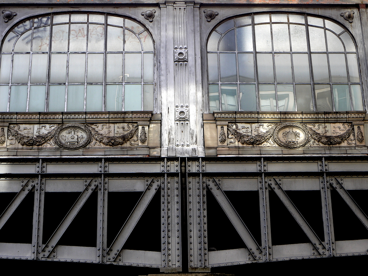 Seit 110 Jahren unverändert: Pariser Metrostation  Stalingrad  - Linie 2. 17.1.2014