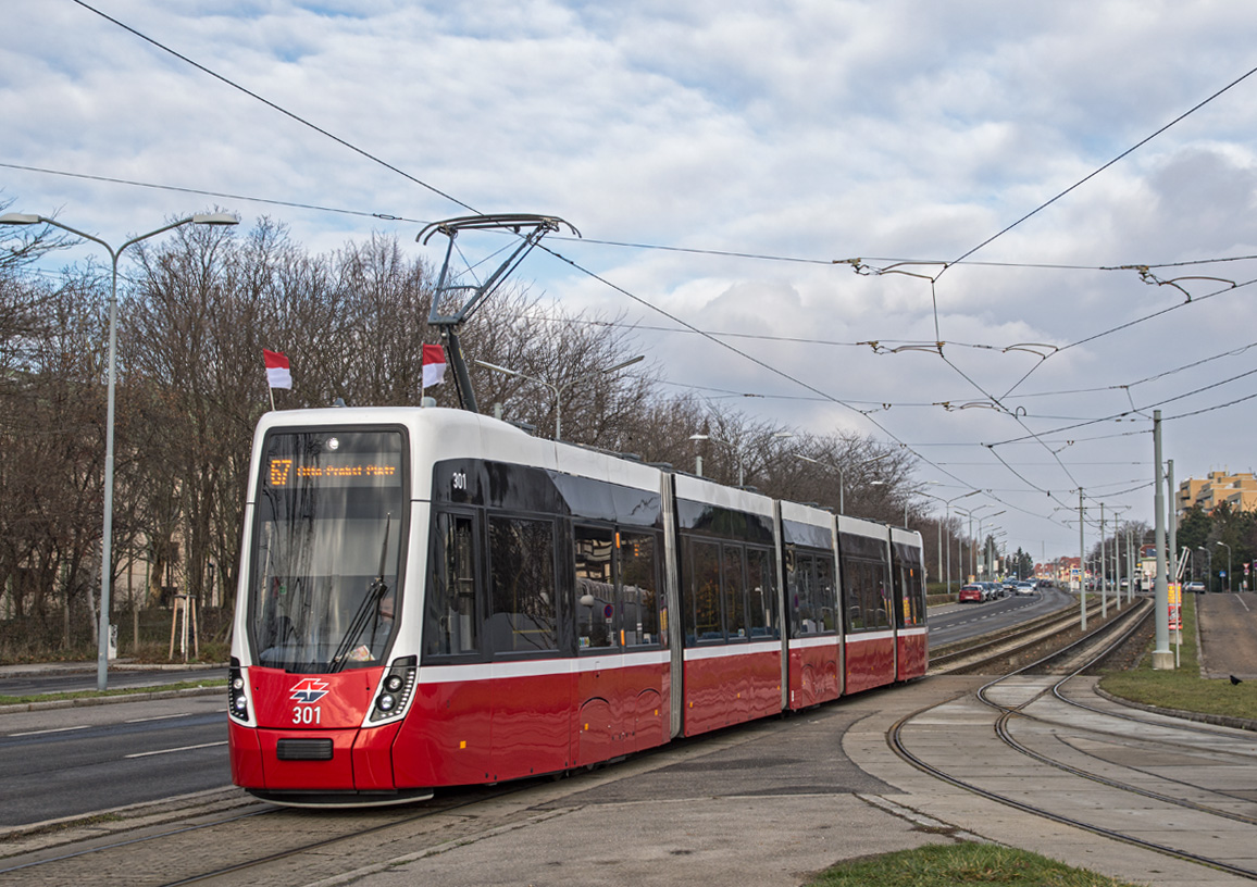 Seit Anfang Dezember ist auch dier Flexity mit Fahrgästen unterwegs!

Typ D 301 als Linie 67 am Frödenplatz, 18.12.2018 