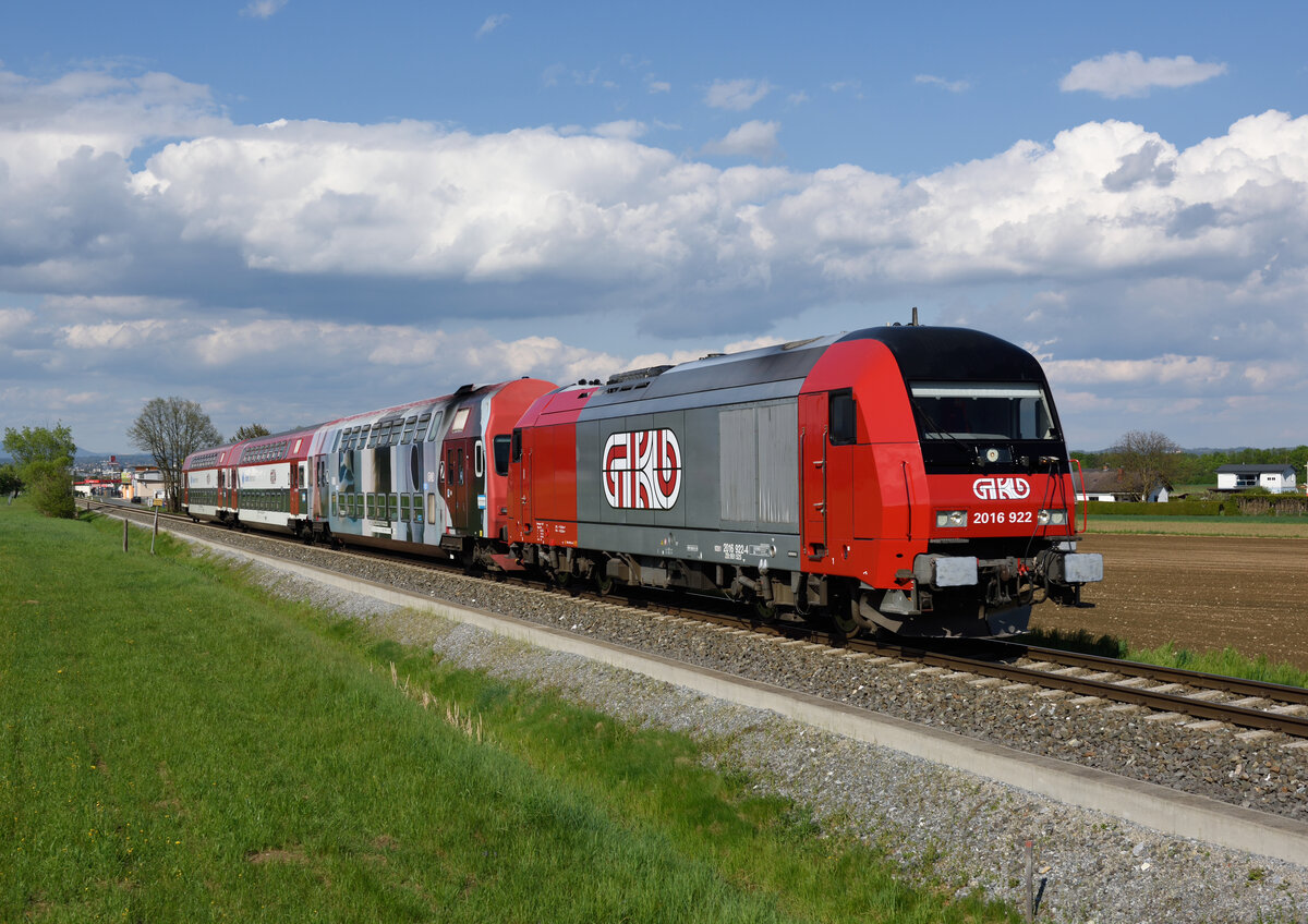 Seit dem 03. Mai 2021 ist die ehemalige LTE 2016 922 als GKB-Lok unterwegs, und wurde von mir bei ihrem ersten Einsatz vor einem Wendezug (R 8567) in Unterpremstätten fotografiert. 