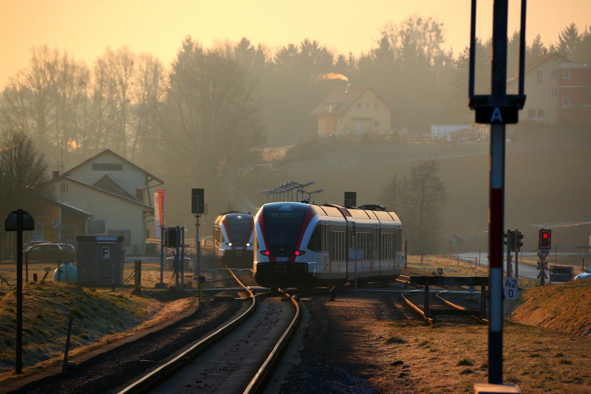 Seit einigen Jahren gibt es im Bahnhof Sankt Martin im Sulmtal Bergla planmäßig Zugbegegnungen der Linie S6. So wie auch hier am Morgen des18.03.2015