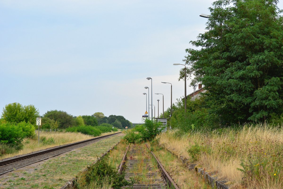 Seit der Inbetriebnahme der Schnellfahrstrecke 1998 ist Hämerten nur noch ein Haltepunkt. Gleis 1 sowie die Gütergleise sind heute stillgelegt. Bedient wird der Haltepunkt durch die RB34 welche im 2h Takt zwischen Stendal und Rathenow verkehrt.

Hämerten 22.07.2018