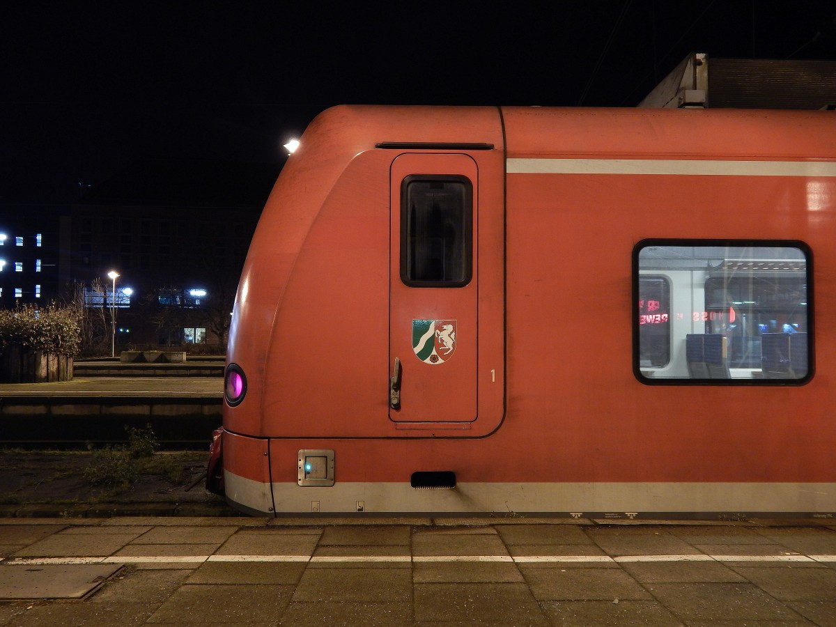 Seitenansicht eines 425er Kopfes im Mönchengladbach Hbf.

Mönchengladbach 10.01.2015