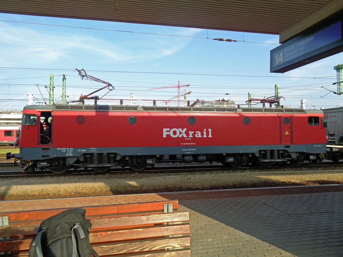 Seitenblick auf FoxRail 600 004 in Kelenföld am 7 September 2018.