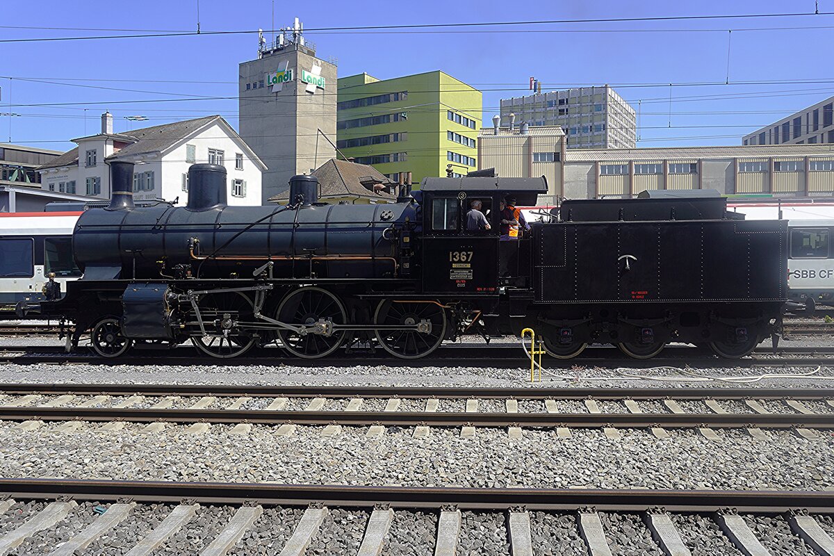 Seitenblick auf SBB Historic 1367 in Brugg AG am sonnigen 24 Mai 2026 w�hrend der Offenes T�r Wochenende der Verein MIkado 1244 und SBB Historic, Depot Brugg AG ins Pfingstenwochenende.