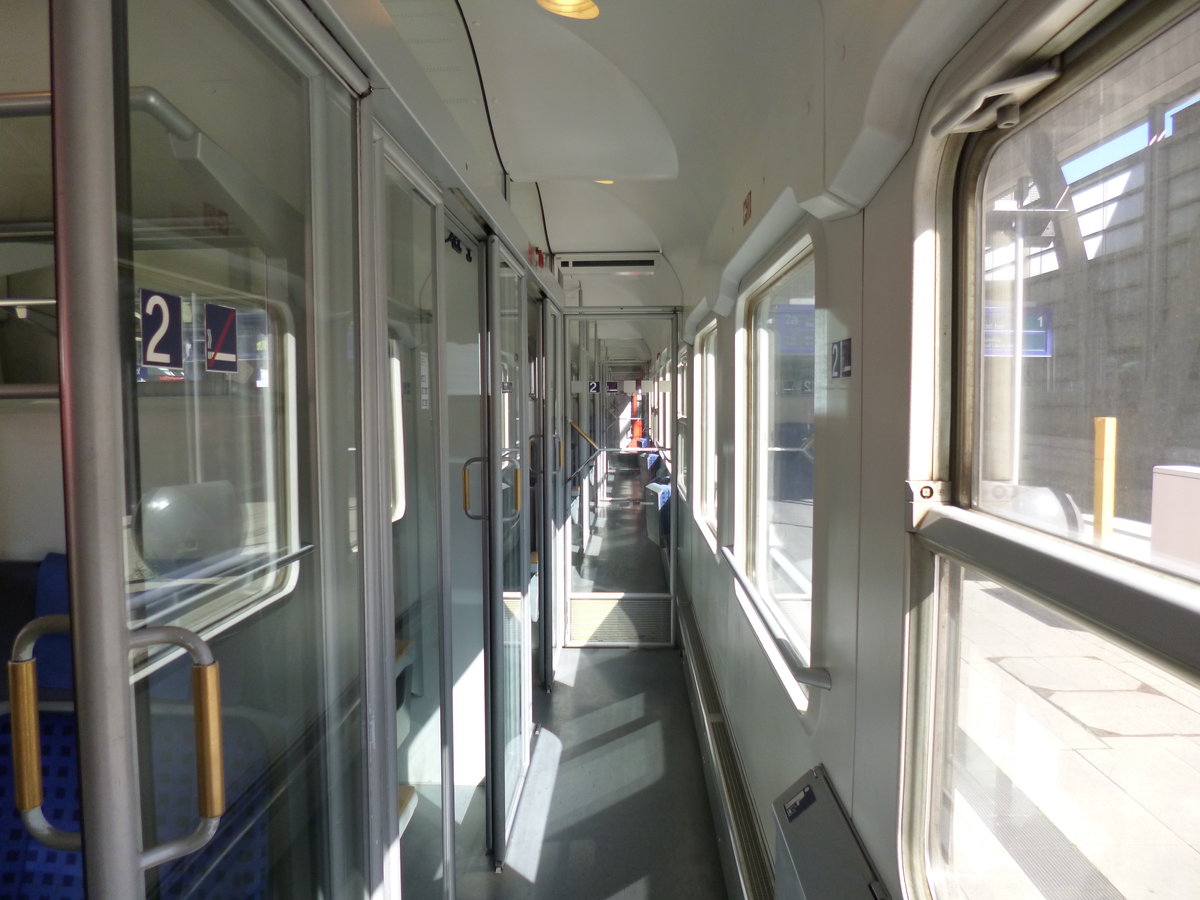 Seitengang in einem Ex IR vom Schleswig-Holstein Express,am Montag, ‎5. ‎September 2016 in Kiel Hbf