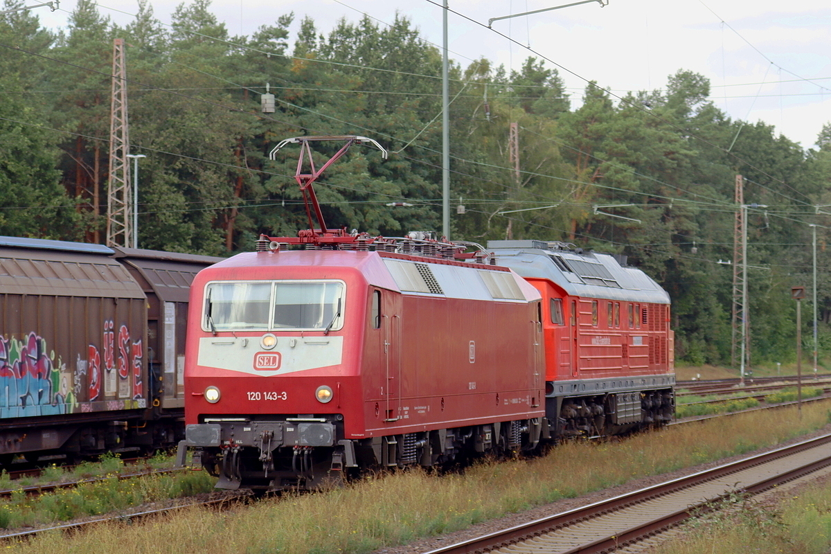 SEL 120 143-3 zog SEL 234 242-6 durch Eystrup beide frisch ges�ubert 12.9.2026