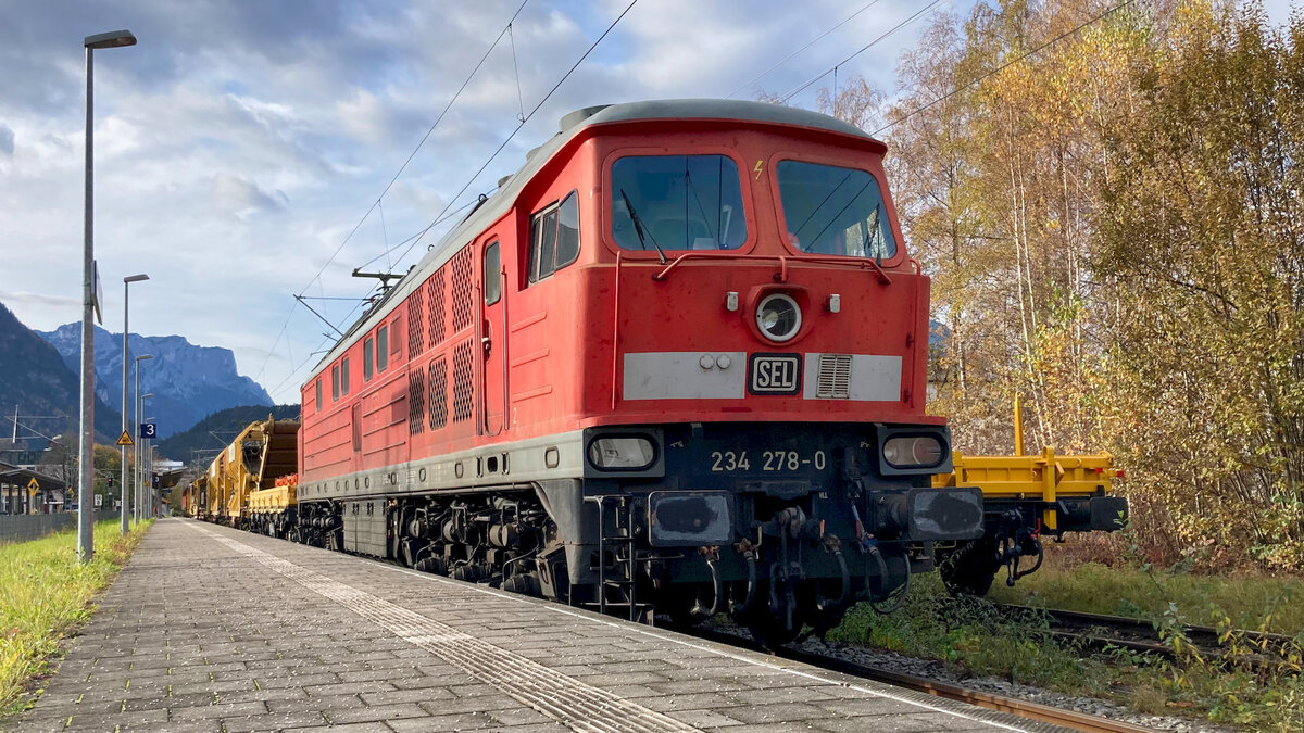 SEL 234 278-0 am Bahnhof Bad Reichenhall, am 11. November 2025.