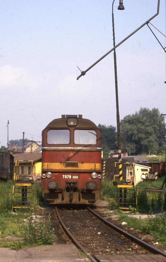 Sergej T6791565 an der Besandung im Depot Sokolov am 19.6.1988.