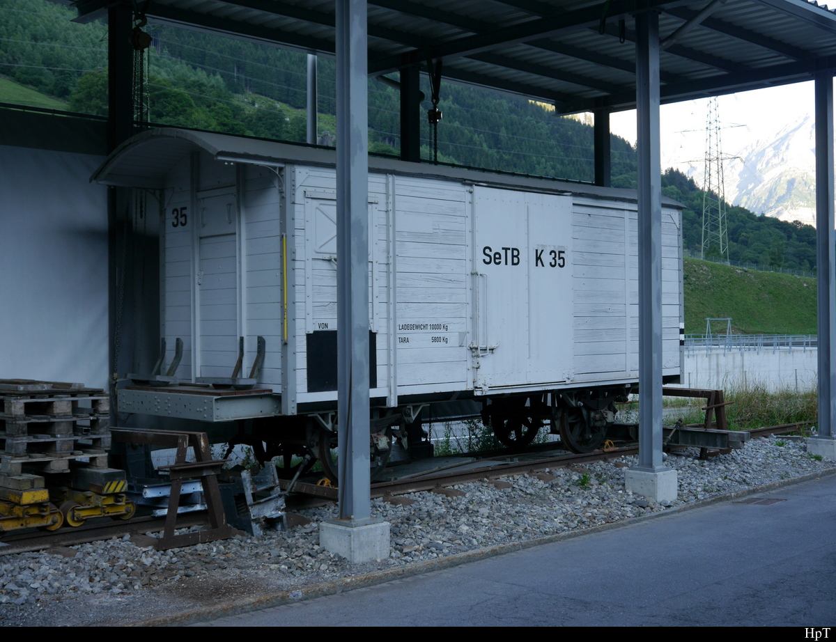 Sernftalbahn - Güterwagen K 35 abgestellt in Engi am 27.07.2018