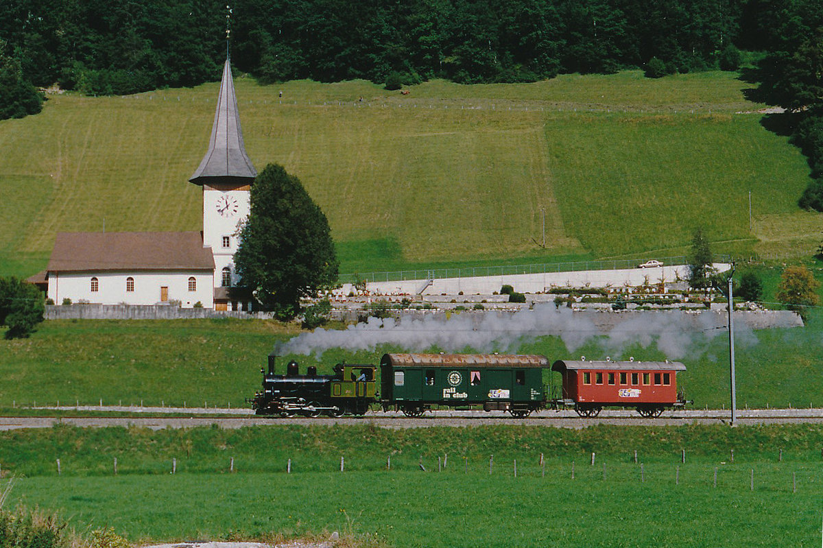 SEZ/BLS: Dampfromantik mit der Ed 3/3 3, ehemals GTB, bei Boltigen in den 80er-Jahren. Leider sind Dampfzüge auf dieser fotogenen Strecke eine Seltenheit.
Foto: Walter Ruetsch