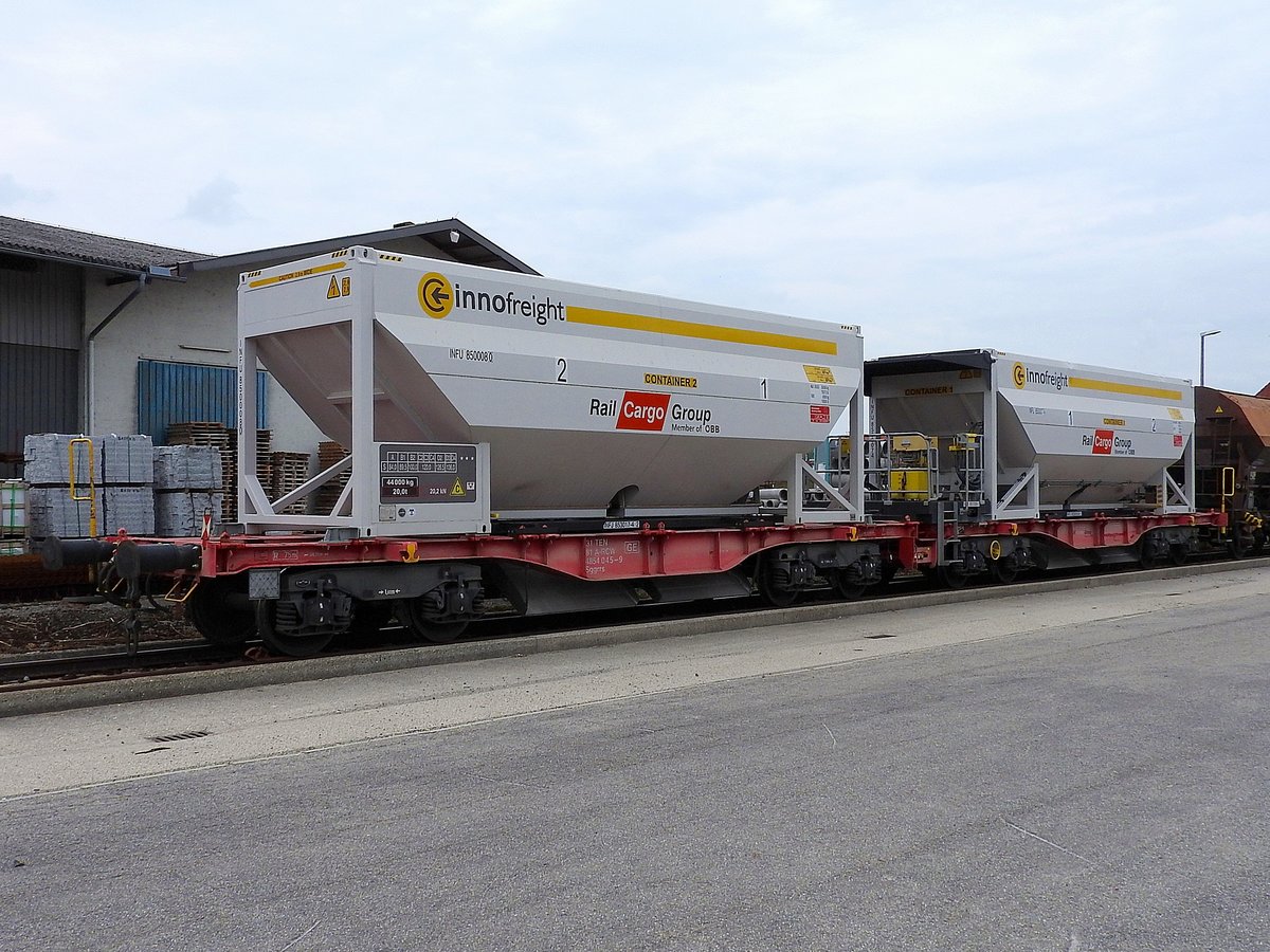 Sggrrs 31 81 4854 045-9 mit 2 innofrightcontainer; abgestellt Bhf. Ried; 180824