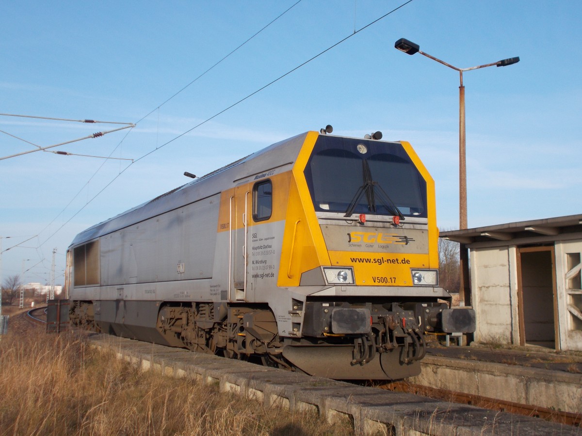 SGL Maxima V500.17,am 24.Dezember 2015,am Bahnsteig in Mukran Mitte.