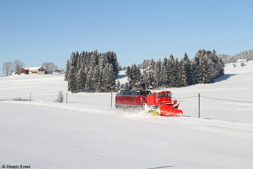 SGL V270.10 mit Schneepflug am 01.01.2015 bei Weizern-Hopferau.