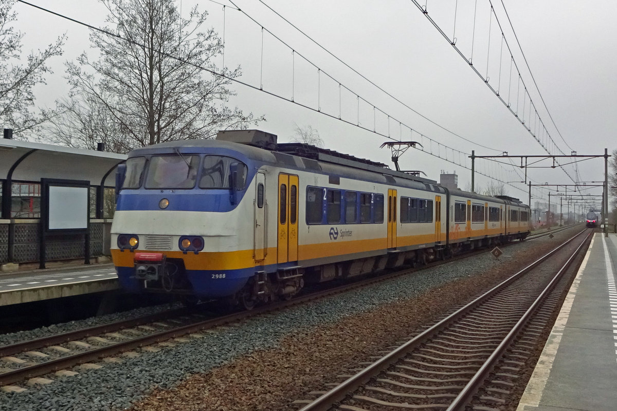 SGMm 2988 hält am 29 Januar 2020 in Nijmegen-Dukenburg.