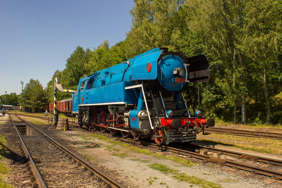 Sie sieht schon nicht ganz schlecht aus, die 477 043 im Museum in Luzna. Aufgenommen am 24. Juni 2017. 