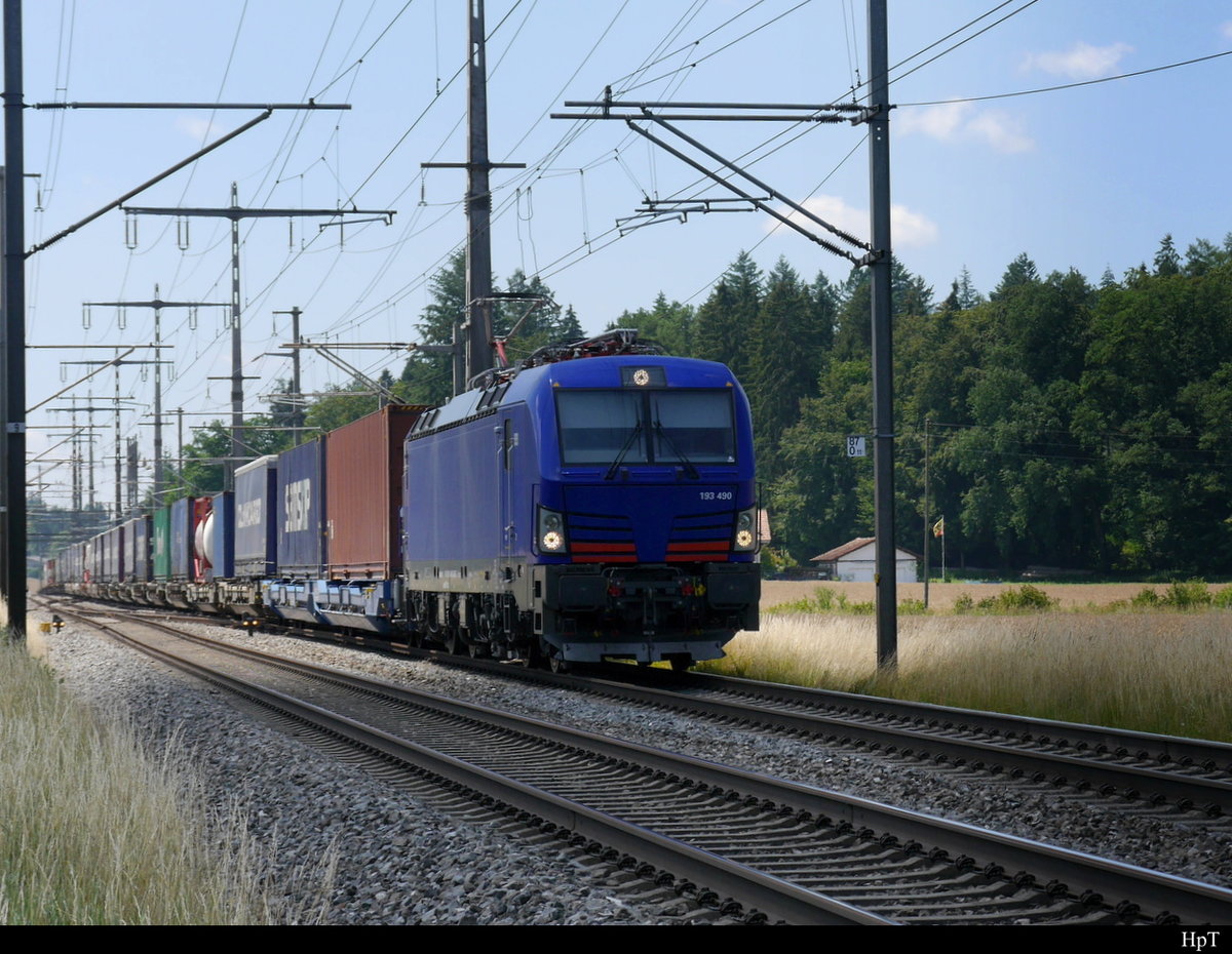 Siemens -  193 490 mit Güterzug unterwegs bei Lyssach am 07.07.2018