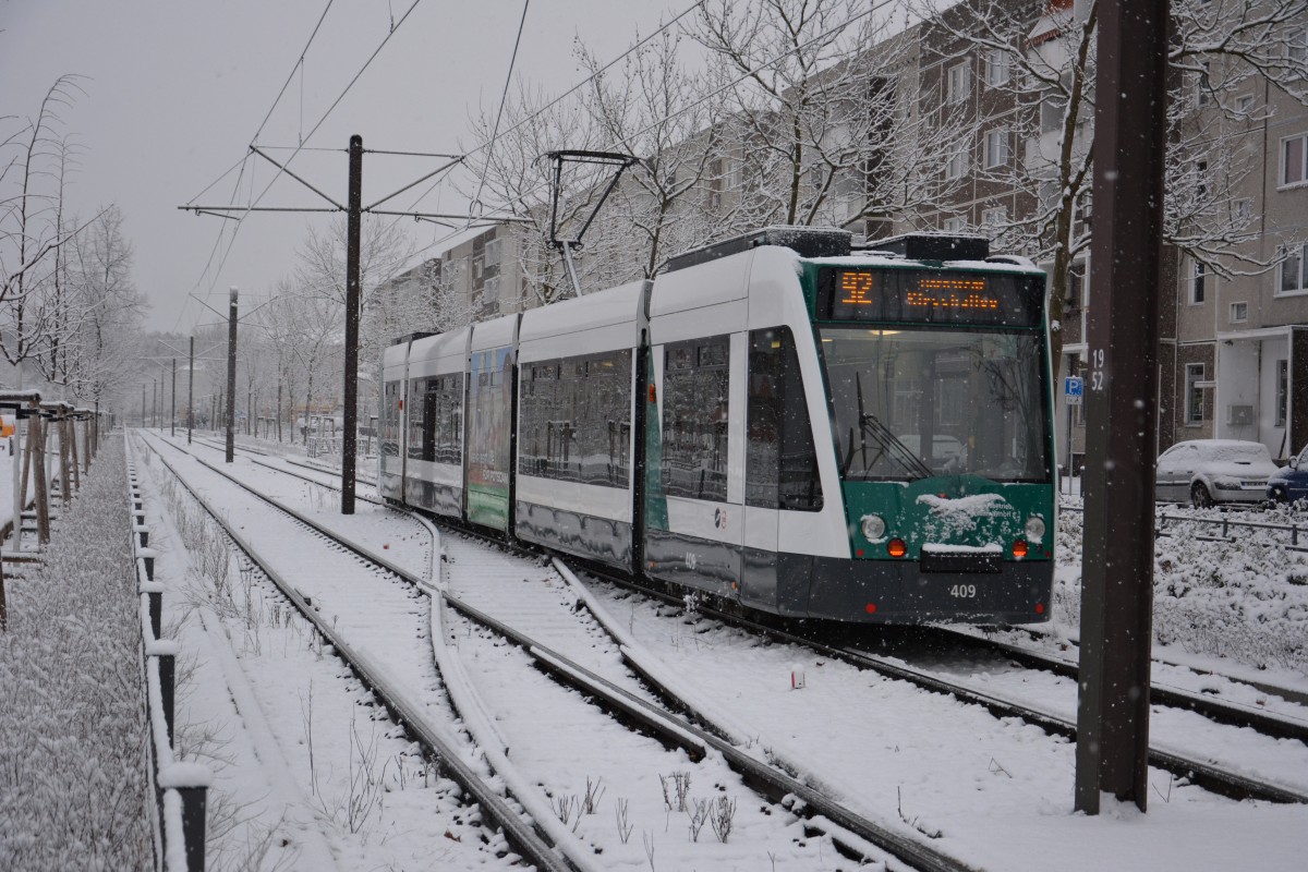 Siemens Combino 409  Melbourne  unterwegs auf der Linie 92 am 26.12.2014 Robert-Baberske-Straße.  Siemens Combino 409  Melbourne  unterwegs auf der Linie 92 am 26.12.2014 Robert-Baberske-Straße.	
