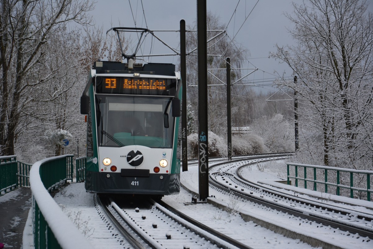 Siemens Combino 411  Bern  unterwegs auf der Linie 93/Betriebsfahrt am 26.12.2014 Bisamkiez.
