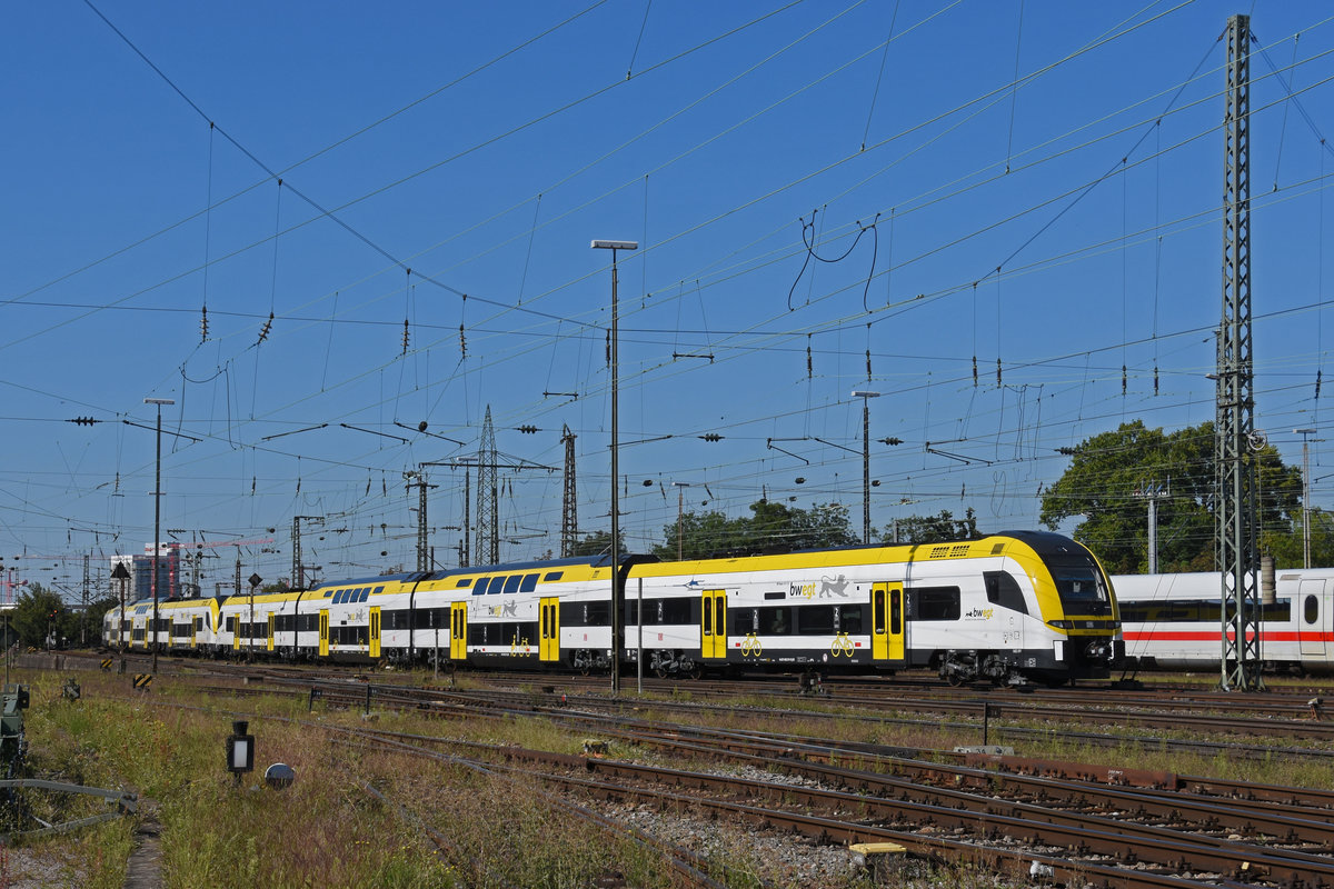 Siemens Desiro 1462 011-6 fährt beim badischen Bahnhof ein. Die Aufnahme stammt vom 08.09.2020.